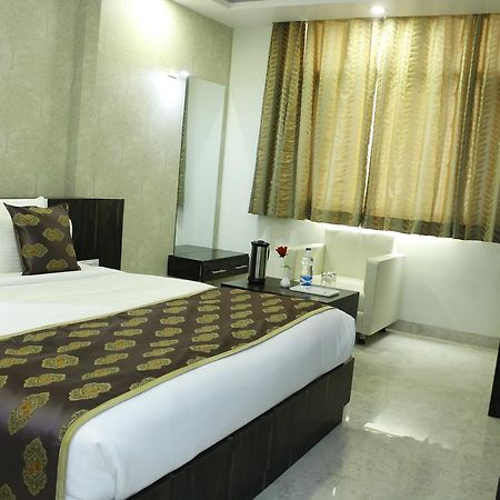 Tulip Continental Hotel Hamirgarh Exterior photo