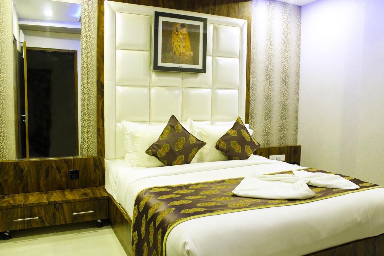 Tulip Continental Hotel Hamirgarh Exterior photo